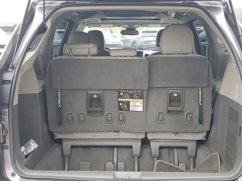 Used 2019 Toyota Sienna XLE Premium image 7