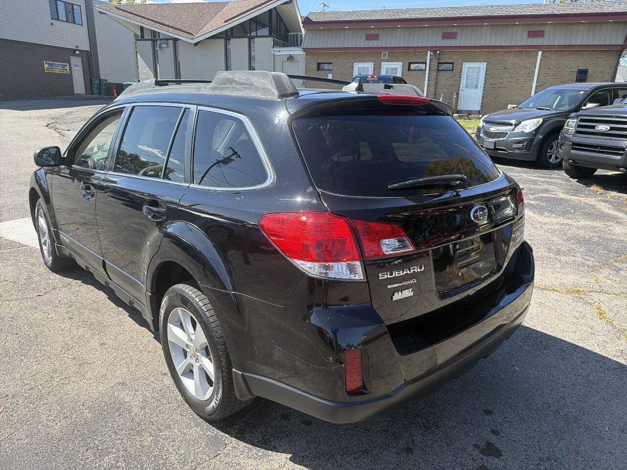 Used 2014 Subaru Outback 2.5i Premium AWD/4WD image 5