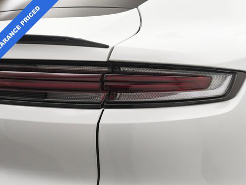 Used 2024 Porsche Cayenne Coupe image 23