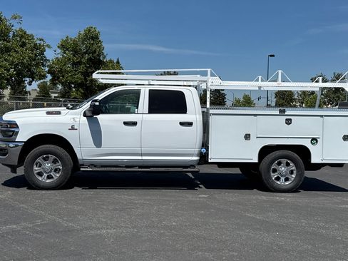 New 2026 RAM 3500 Tradesman w/ Chrome Appearance Group A AWD/4WD image 6