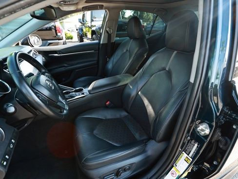 Used 2019 Toyota Camry XSE FWD image 25