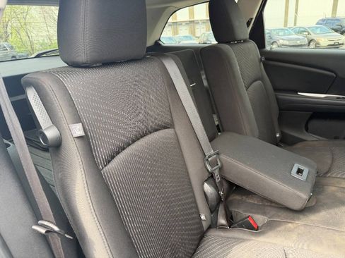 Used 2016 Dodge Journey SE w/ Flexible Seating Group FWD image 36