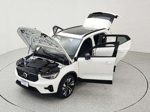 New 2026 Volvo XC40 B5 Plus w/ Climate Package AWD/4WD image 37