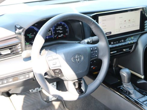 Used 2025 Toyota Camry XSE image 17