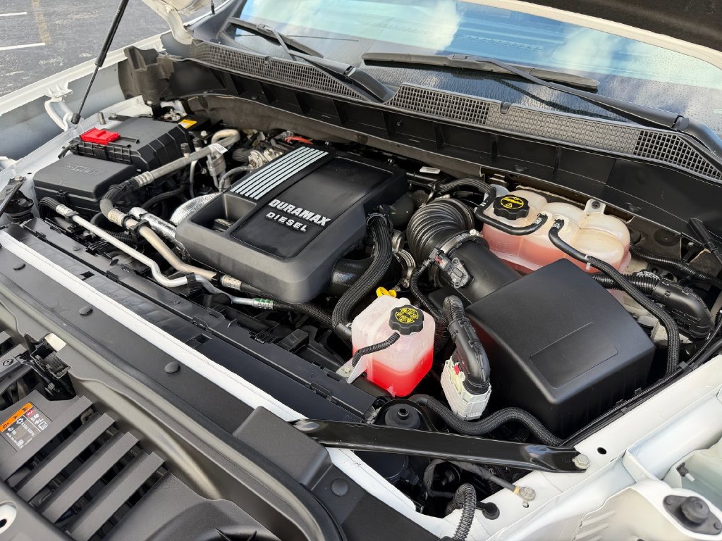 Used 2025 Chevrolet Silverado 1500 High Country RWD image 12