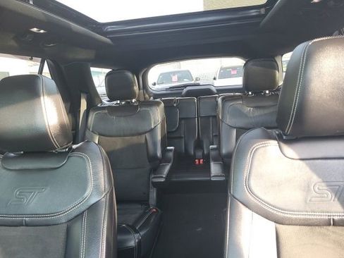 Used 2022 Ford Explorer ST w/ ST Street Pack image 19