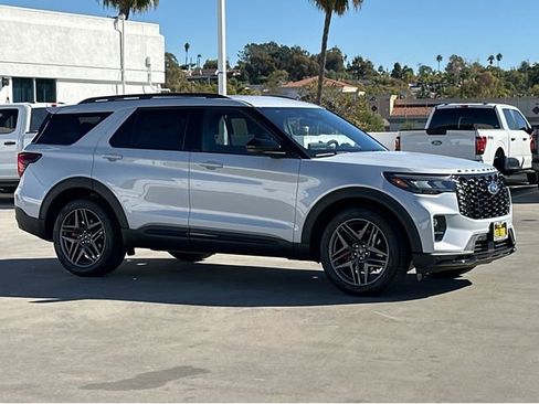 New 2026 Ford Explorer ST image 3