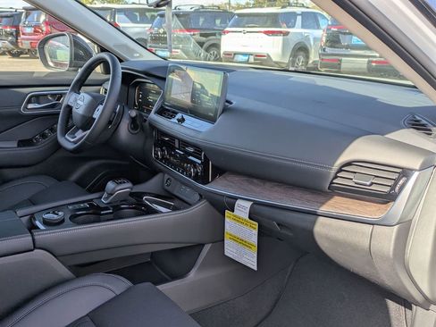 New 2026 Nissan Rogue Platinum AWD/4WD image 31