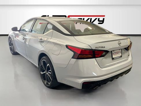 Used 2024 Nissan Altima 2.5 SR AWD/4WD image 5