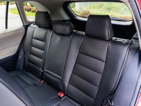 Used 2020 Toyota RAV4 XLE w/ Convenience Package FWD image 19