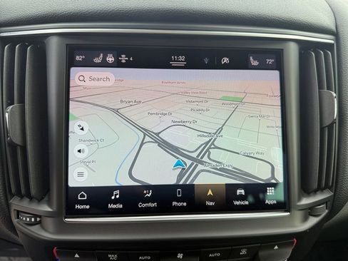 Used 2021 Maserati Levante image 19