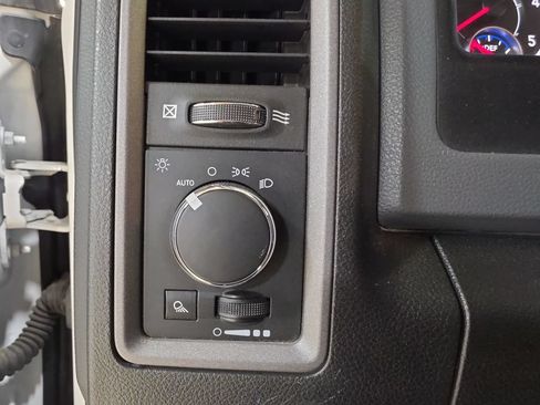 Used 2018 RAM 2500 Tradesman w/ Chrome Appearance Group AWD/4WD image 22