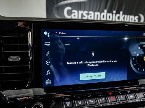 Used 2025 Chevrolet Silverado 2500 ZR2 w/ Technology Package image 26