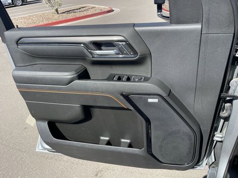 Used 2025 GMC Sierra 2500 AT4 w/ AT4 Premium Plus Package image 23