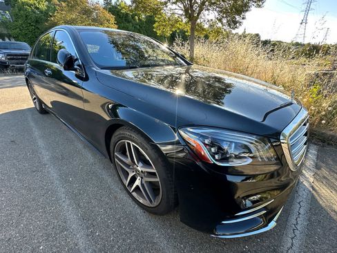 Used 2019 Mercedes-Benz S 560 Sedan image 3