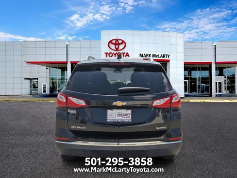 Used 2018 Chevrolet Equinox Premier FWD image 4