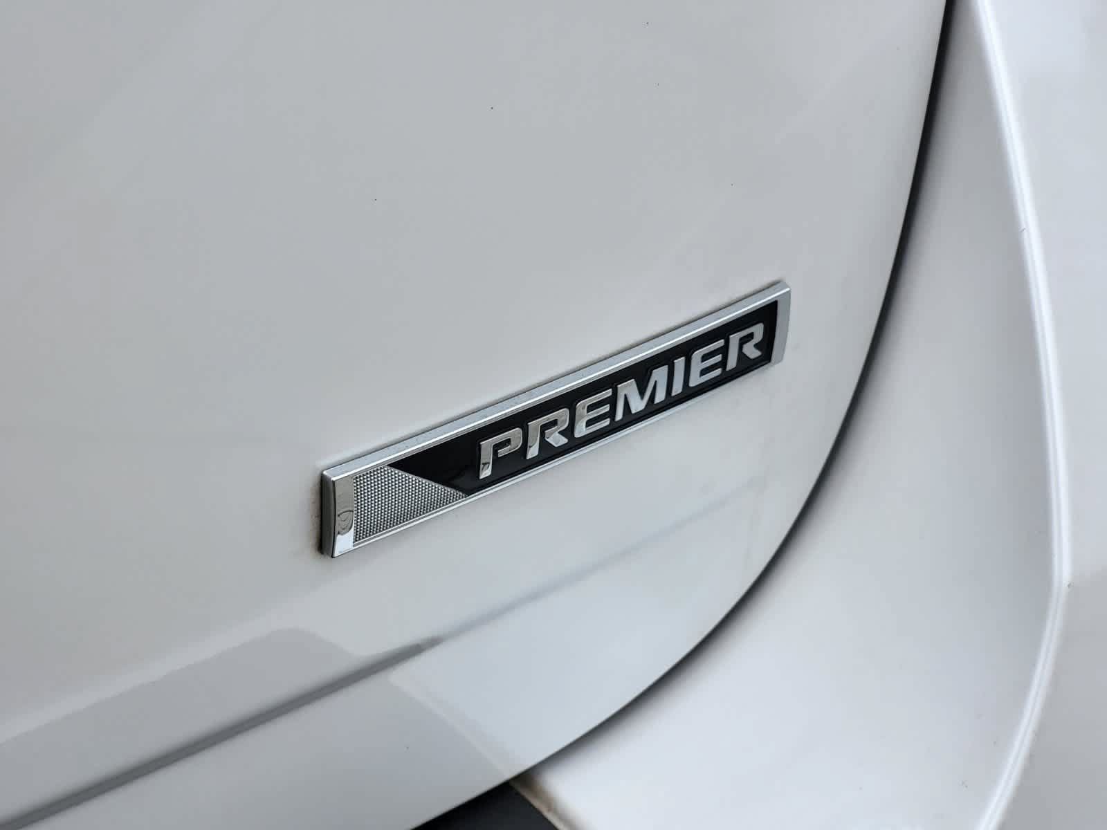 Used 2017 Chevrolet Equinox Premier w/ Enhanced Convenience Package AWD/4WD image 11
