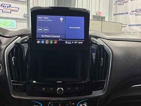 Used 2022 Chevrolet Traverse RS w/ LPO, Floor Liner Package FWD image 32