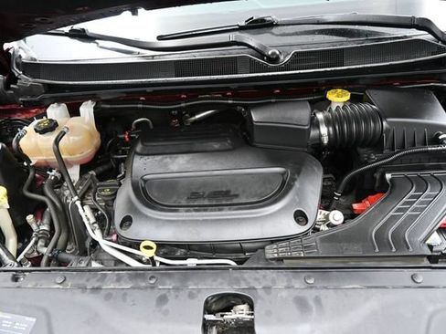 Used 2023 Chrysler Pacifica Touring-L FWD image 33