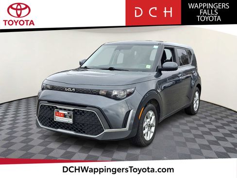 Used 2023 Kia Soul S image 1