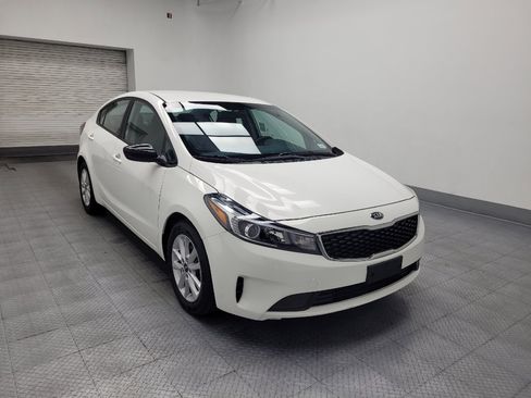 Used 2017 Kia Forte S FWD image 11