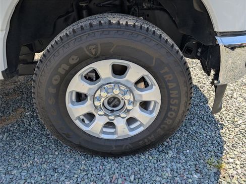 Used 2024 Ford F250 XLT w/ FX4 Off-Road Package AWD/4WD image 9