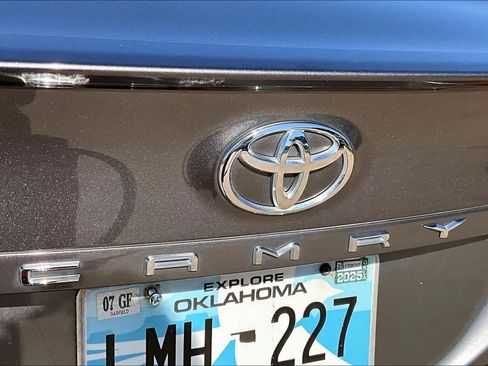 Used 2018 Toyota Camry SE FWD image 10