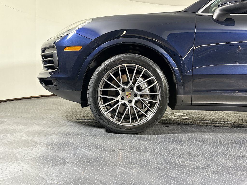 Certified 2023 Porsche Cayenne AWD/4WD image 26