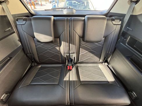 Used 2025 Volkswagen Atlas SE image 21