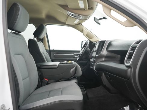 Used 2020 RAM 1500 Big Horn AWD/4WD image 11