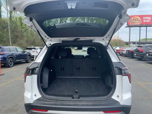 Used 2025 Chevrolet Equinox LT image 30