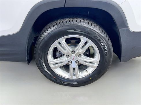 Used 2022 GMC Terrain SLE image 27