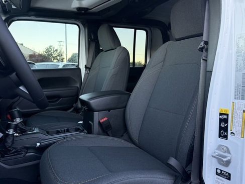 New 2025 Jeep Gladiator Sport image 2