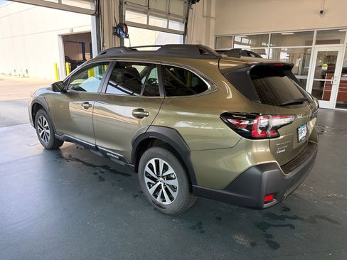 Used 2025 Subaru Outback Premium w/ Popular Package #1A AWD/4WD image 8