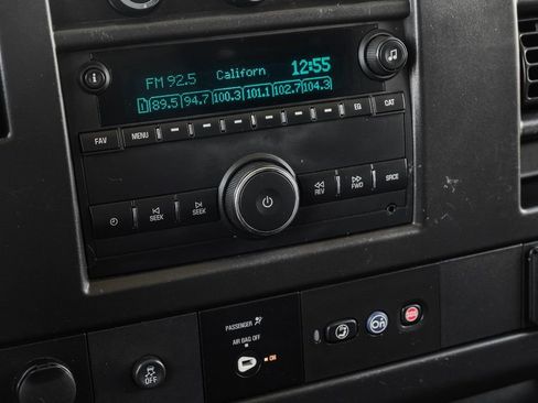Used 2019 Chevrolet Express 3500 w/ Driver Convenience Package RWD image 20