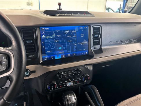 Used 2022 Ford Bronco Wildtrak AWD/4WD image 12