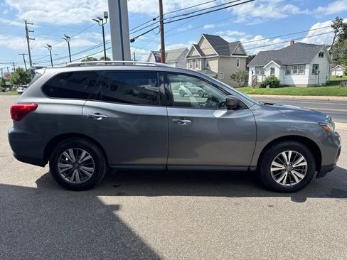 Used 2020 Nissan Pathfinder SV AWD/4WD image 5