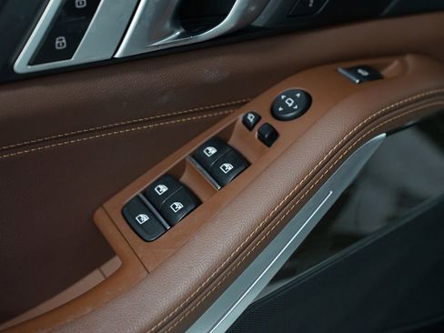 Used 2022 BMW X5 sDrive40i w/ M Sport Package image 30