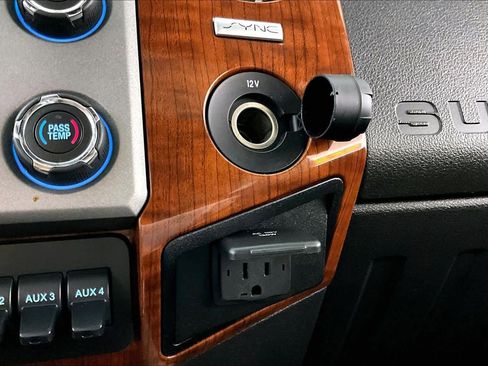 Used 2015 Ford F250 King Ranch w/ King Ranch w/Chrome Package image 32