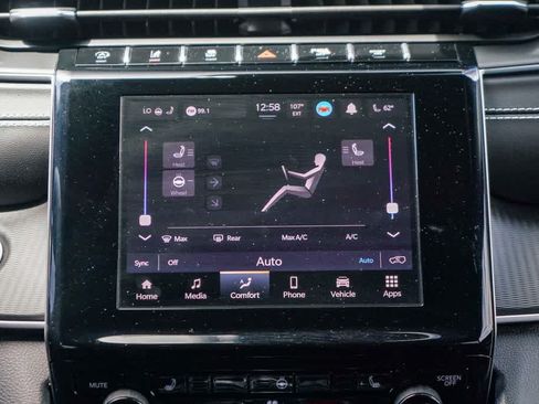 Used 2025 Jeep Grand Cherokee Altitude AWD/4WD image 13