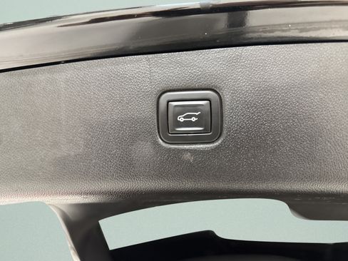 Used 2021 Chevrolet Blazer LT FWD image 12