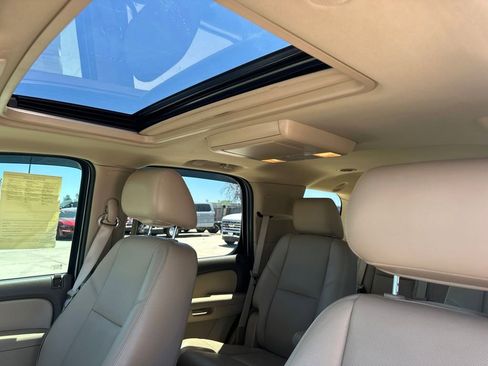 Certified 2014 Chevrolet Tahoe LTZ AWD/4WD image 17