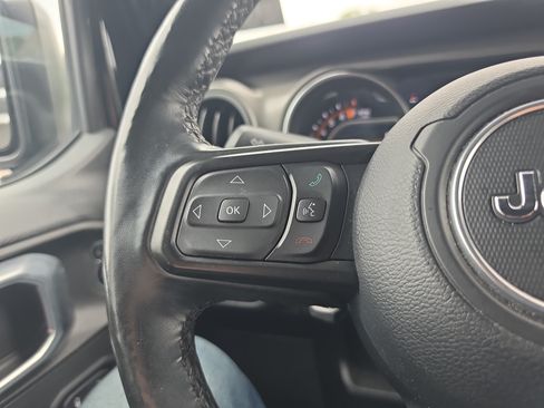 Used 2023 Jeep Gladiator Sport AWD/4WD image 22