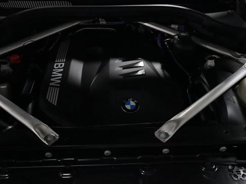 Used 2024 BMW X7 xDrive40i w/ M Sport Package image 34