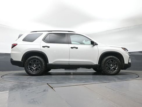 Certified 2023 Honda Pilot TrailSport image 35