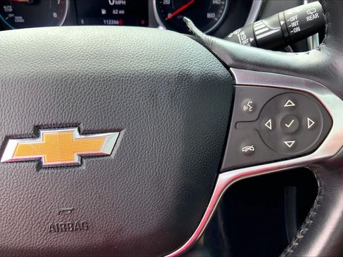 Used 2021 Chevrolet Traverse LT FWD image 25