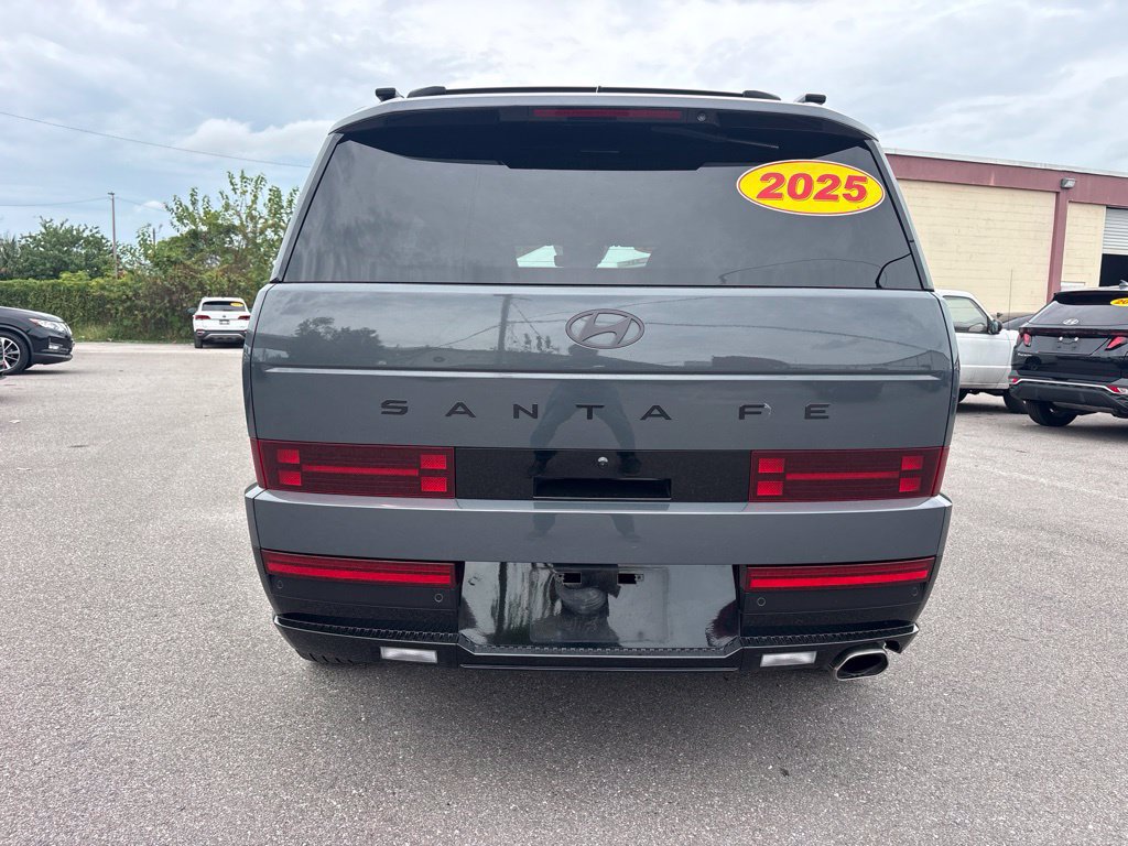 Used 2025 Hyundai Santa Fe Calligraphy FWD image 4