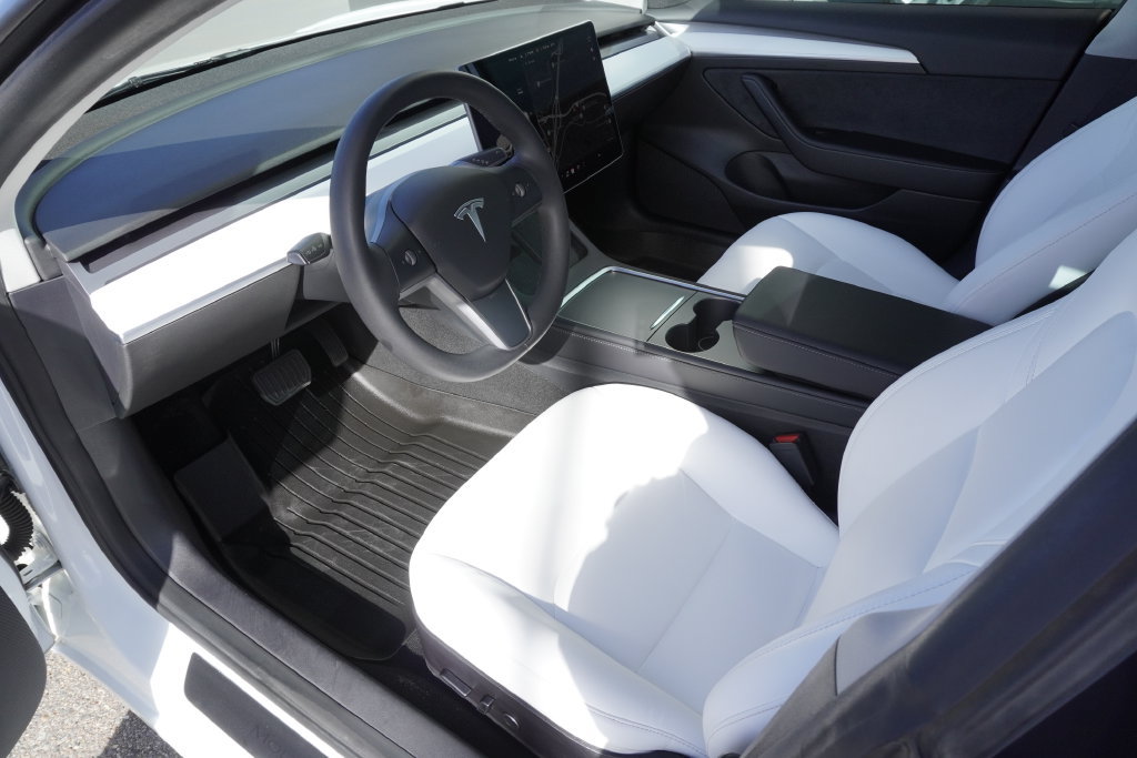 Used 2022 Tesla Model 3 Long Range AWD/4WD image 17