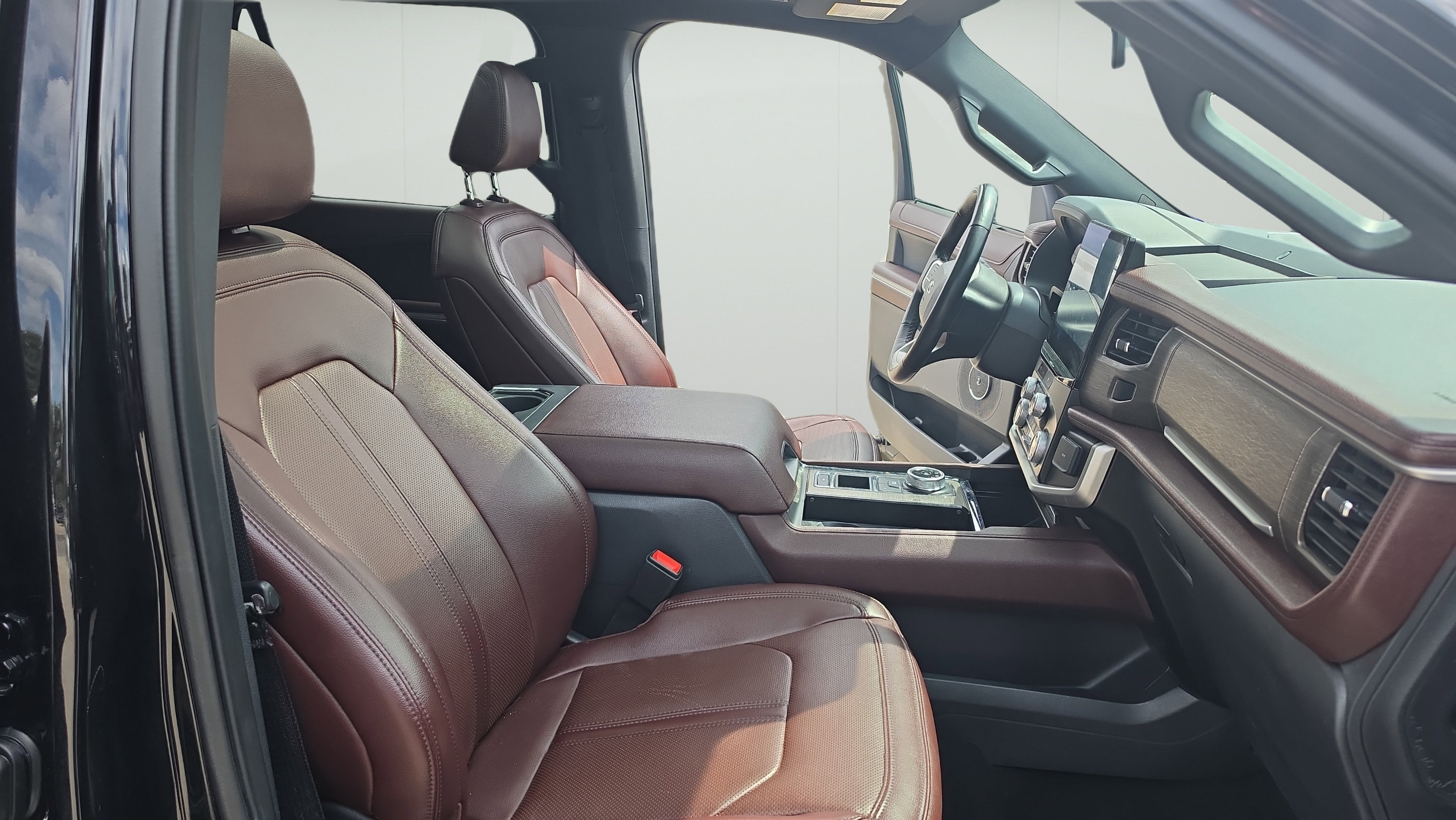 Used 2024 Ford Expedition Limited RWD image 26