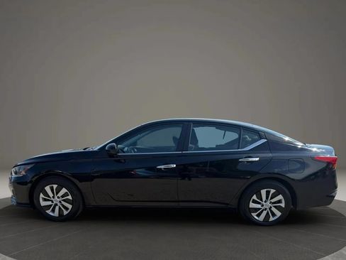 Used 2024 Nissan Altima 2.5 S FWD image 8